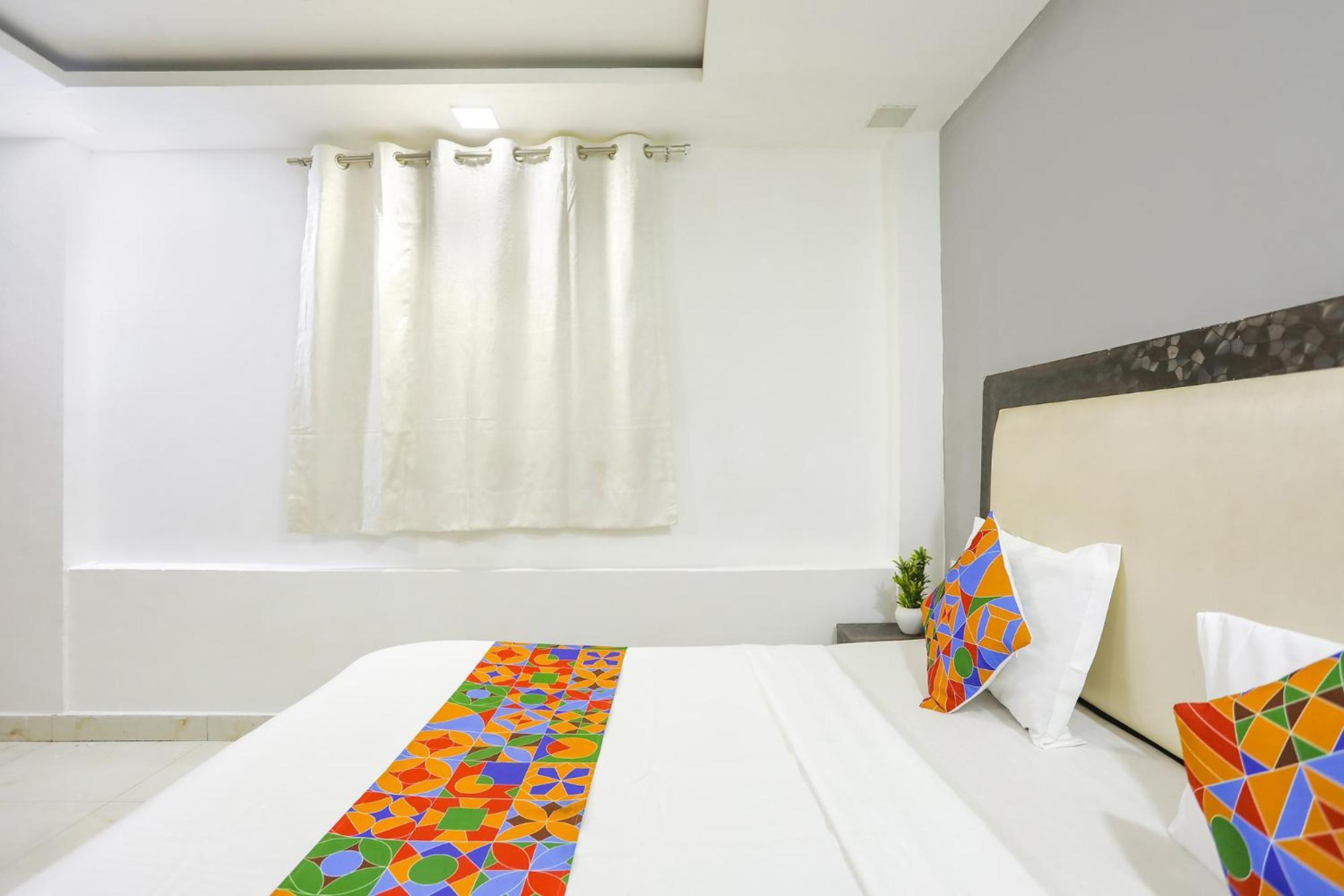 Fabexpress The Arrow Hotel New Delhi
